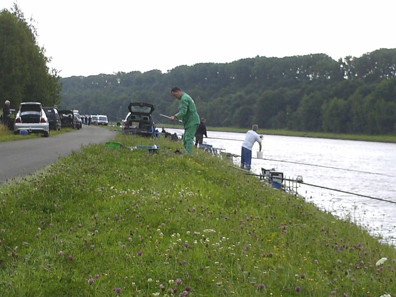 VLL_19-8-08 (2).JPG - Onze linkse geburen, over hele lijn zeer zwak, kleine posjes moesten het verschil maken.